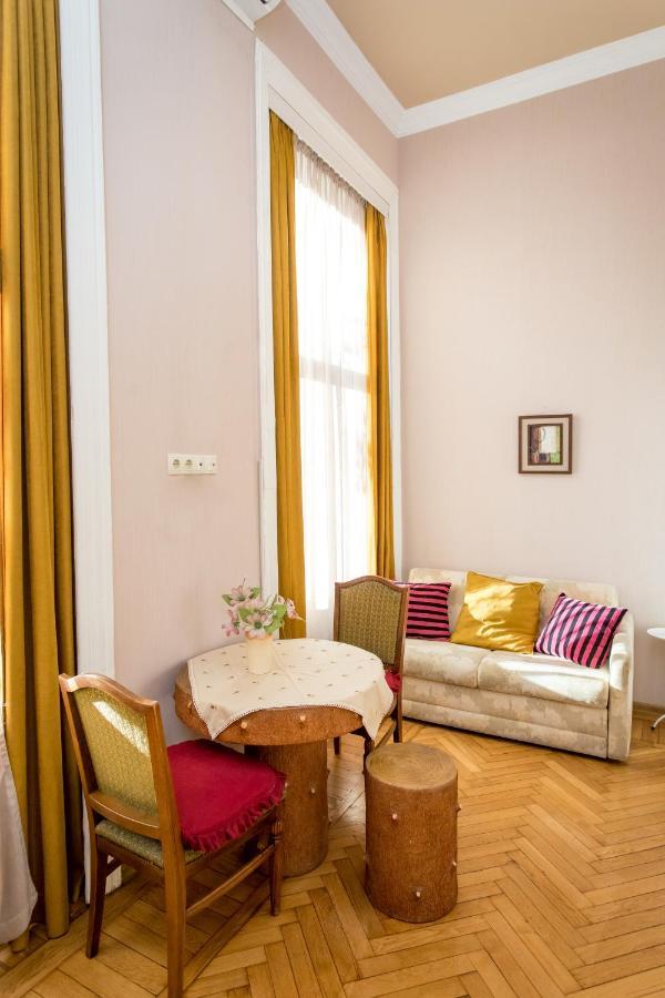 Hb Apartments Mari Brose Tbilisi Exteriör bild